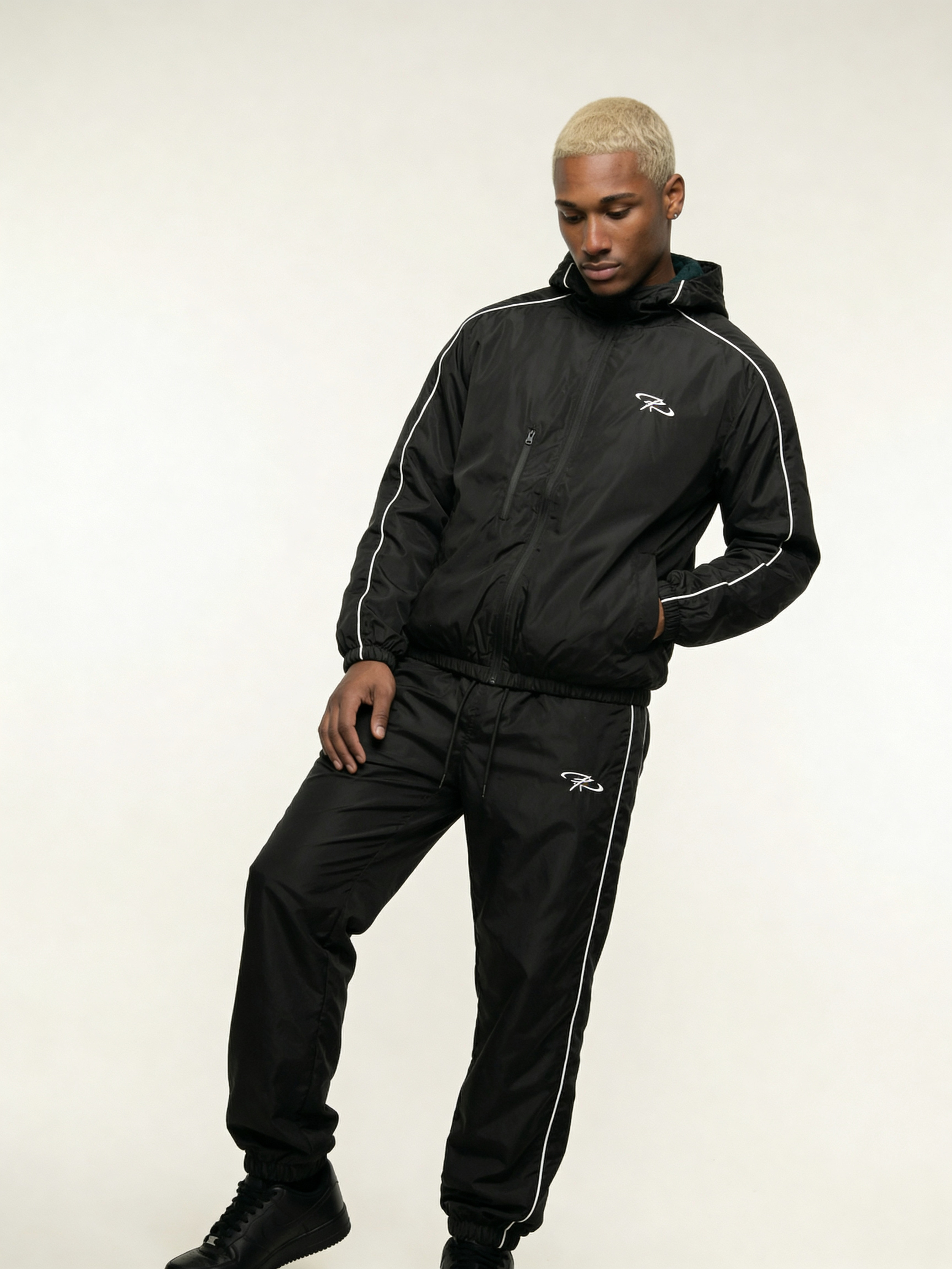 APEX WINDBREAKER BLACK SET